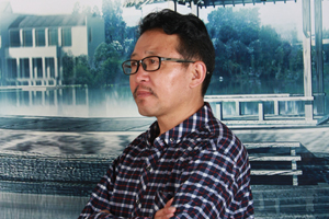 長(zhǎng)篇小說獎(jiǎng)：獲獎(jiǎng)作品《昨天的部落》作者：旦巴亞爾杰（藏族）         創(chuàng)作感言　　在與世隔絕的環(huán)境里，我一有空，就把在腦海里醞釀已久的小說，敲到電腦里。思想高度集中于形形色色的人物、紛紜復(fù)雜的部落之戰(zhàn)的刀光劍影，以及傳統(tǒng)游牧生產(chǎn)方式和古寺凄涼的法號(hào)聲。另外，耳邊不時(shí)響起古老的民謠和英雄史詩《格薩爾》說唱的美妙的旋律。