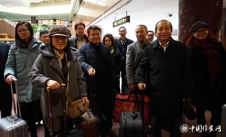 11月28日，中國作協(xié)第九次全國代表大會與會代表團報到。