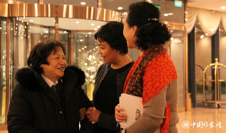 鐵凝、賀捷生、張抗抗欣喜相逢