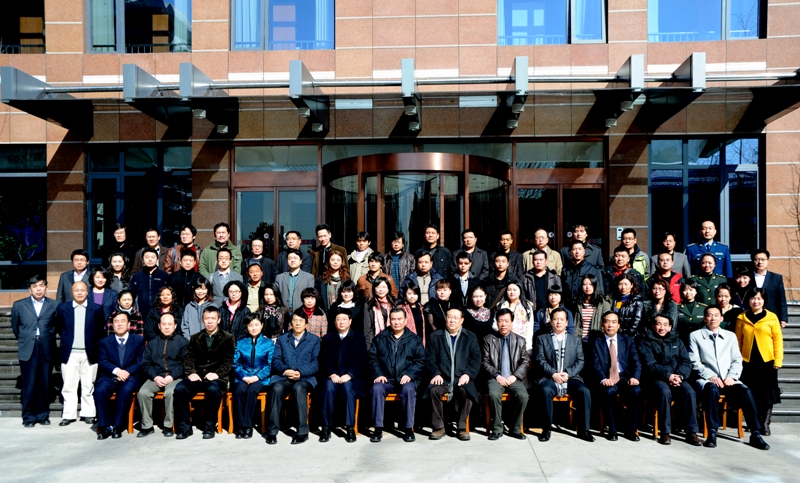 魯迅文學(xué)院第十五屆高研班學(xué)員名單　馮嘯然　季曉涓　徐則臣　余　馨　張小偉　楊全喜　忻尚龍　王常芳　恩克哈達(dá)　洪　英　劉政波　葉麗雋　劉建國(guó)　李新勇　楊曉華　樊建軍　趙　蓉　王少兵　陳婷筠　鄭　朋　李　剛　余　思　符　國(guó)　?！巍∫怼±睢√m　宋　燕　曹　永　丁德文　郭曉琦　朱子青　楊　詠　傲　登　王　暉　李金桃　劉　亮　李　煒　徐　峙　鮑　捷　鄒元輝　呂　錚　王　凱　王　甜　趙　雁　姚　摩　邰茂光　朱文穎　王新軍　肖江虹　斯繼東　陶麗群　曹　瀟