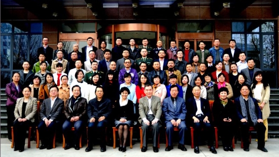 魯迅文學(xué)院第二十六屆高研班學(xué)員名單　叢治辰　羅廣才　崔立秋　閻秋霞　鮑麗麗　王　寧　戰(zhàn)宇婷　葉　君　姜　超　項(xiàng)　靜　周衛(wèi)彬　鄭　翔　王晴飛　宋智明　孫書文　劉曉彬　晏杰雄　孔會(huì)俠　吳佳燕　申霞艷　張柱林　普布昌居　周明全　王鵬　葉淑媛　程　強(qiáng)　高麗君　王　敏　崔勝利　徐仲佳　周　航　索良柱　王　彥　李少武　趙興葆　鄭　建　陳立新　王曉琳　鄭潤(rùn)良　李向陽(yáng)　傅　強(qiáng)　徐　剛　饒　翔　張曉琴　朱　鋼　劉　濤　李墨波　張麗軍　舒晉瑜　黃德海