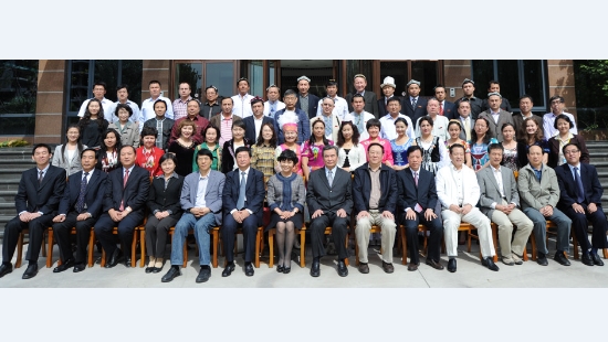 魯迅文學(xué)院第十六屆高研班學(xué)員名單艾斯克爾·艾合買提　甫拉提·阿不力米提　艾爾肯·熱外都拉　伊力亞·阿巴索夫　依布拉依·尼亞孜　帕爾哈提·加馬力　阿不都艾海提·阿不都熱西提　狄力木拉提·泰來(lái)提　熱沙來(lái)提·買爾旦　伊里達(dá)娜·阿不都熱依木　布沙熱木·依明　努爾亞·艾哈滿提江　鐵來(lái)克·依不拉音　巴赫提亞·巴吾東　艾力亞爾·肉孜買買提　凱沙爾·克尤木　阿曼古力·努爾　亞森江·吐遜　玉蘇甫·艾沙　色依提·提力瓦迪　迪力夏提·克依木　依明江·塔吉　木合塔爾·庫(kù)爾班　克然木·依沙克　阿依加瑪麗·買買提　多力坤·艾力　扎克爾江·米吉提　加依爾別克·木合買提汗　阿依努爾·毛吾力提　哈那提古麗·木哈什　江娥·阿布勒哈米提　庫(kù)拉西漢·木哈買提漢　麗娜·夏侃　瑪力古麗·巴拉汗　朱帕爾·阿比里哈孜　郭永瑛　郭小平　巴格特·阿瑪別克　薩黛特·加馬力　韓阿利　蘇德新　索蘇爾　古麗莎·依布拉英　阿尼拉·阿依丁