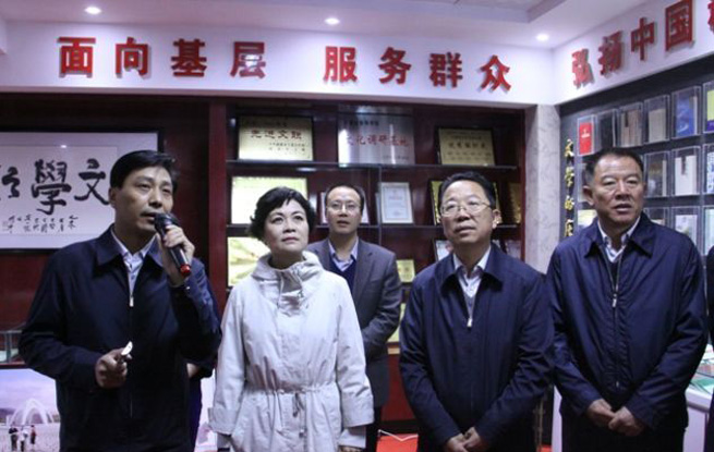 中國作協(xié)“文學照亮生活”全民公益大講堂啟動 鐵凝開講第一課