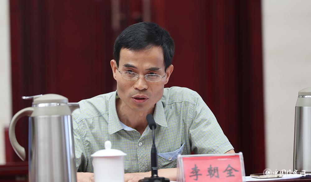 8月4日，李朝全在第十屆兒獎評委會第六次全體會議上介紹初選作品公示情況