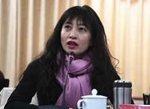 劉艷：批評(píng)何為，并批評(píng)的睿見(jiàn)“剜爛蘋果?銳批評(píng)文叢”意在重構(gòu)中國(guó)當(dāng)代文學(xué)批評(píng)的精神和維度，出版社既有勇氣又別具慧眼。[詳細(xì)]