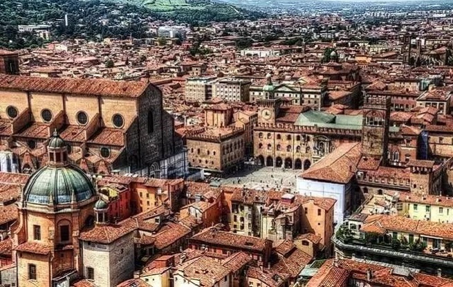 中外兒童文學(xué)作家借博洛尼亞兒童書(shū)展座談交流