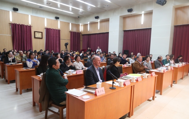 文學(xué)跨越國(guó)度，遇春風(fēng)化雨