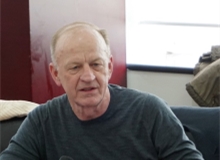 福勞德?歐爾森：文學(xué)是關(guān)于勇敢、誠(chéng)實(shí)的藝術(shù)文學(xué)最大的魅力在于，它是關(guān)于勇敢、誠(chéng)實(shí)的藝術(shù)，并帶給我們新的值得思考的問(wèn)題。[詳細(xì)]