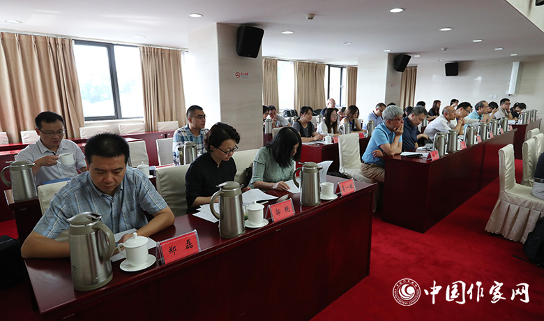 7月28日，第七屆魯迅文學(xué)獎(jiǎng)各評(píng)委會(huì)全體會(huì)現(xiàn)場