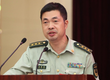 鄭潤(rùn)良：書寫無愧于時(shí)代的強(qiáng)軍故事　　軍旅青年作家方陣整體上呈現(xiàn)出強(qiáng)勁不息的創(chuàng)作風(fēng)貌，特別是新生代軍旅作家群體的崛起。[詳細(xì)]