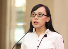 孫頻：誠(chéng)懇面對(duì)我們的內(nèi)心　　寫作對(duì)于作家本人本身就具有救贖的功能，這或許便是最好的，也是最幸運(yùn)的。[詳細(xì)]