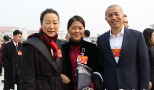 全國政協(xié)委員奚美娟、遲子建、畢飛宇