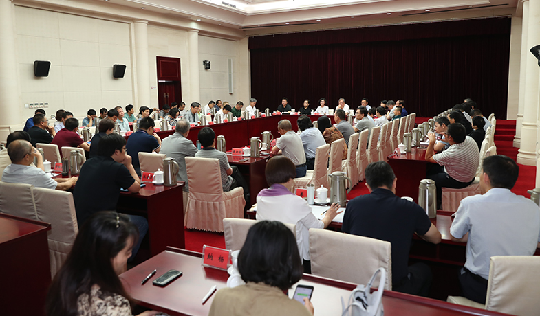 8月16日，第十屆茅盾文學(xué)獎在北京揭曉