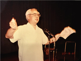 《怒吼吧，醒獅！》