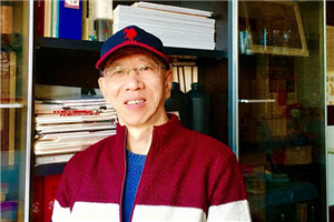 小說：獲獎作品《巴顏喀拉山的孩子》作者：楊志軍         獲獎感言　　我希望自己單純而相信地活著：相信一個作家不僅應(yīng)該有洗滌的能力，還應(yīng)該有清潔的精神，相信兒童世界的純粹明凈可以過濾成人世界的紛繁復(fù)雜。不必諱言這樣的“相信”滿滿的都是天真與可笑，但誰又會去嘲笑一個孩子的幼稚呢？——我多么希望我是一個孩子，無雜念、無偽飾、無設(shè)防地穿越漫漠的生命歷程。對人生，我希望通透，很難做到時，學(xué)會像孩子一樣思考，便也是對自我的一種拯救。