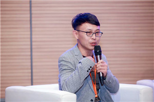 科幻文學(xué)：獲獎作品《奇跡之夏》作者：馬傳思         獲獎感言　　在田野中放牛時，或者干農(nóng)活的閑暇坐在樹蔭下歇息時，也或者在某個炎熱的夏夜，躺在門外的竹席上納涼的時候，四周的一切事物會以一種奇妙的方式朝我匯聚過來：幾只螞蟻從草叢間出現(xiàn)，在我指尖列隊行進；一群秧雞從蟄伏的田埂下朝我張望；一只貓頭鷹在睡夢中向我囈語；田野中的麥浪翻滾，傳來大地心臟的律動；山林中的風(fēng)聲呼嘯，帶來遠(yuǎn)方的氣息……