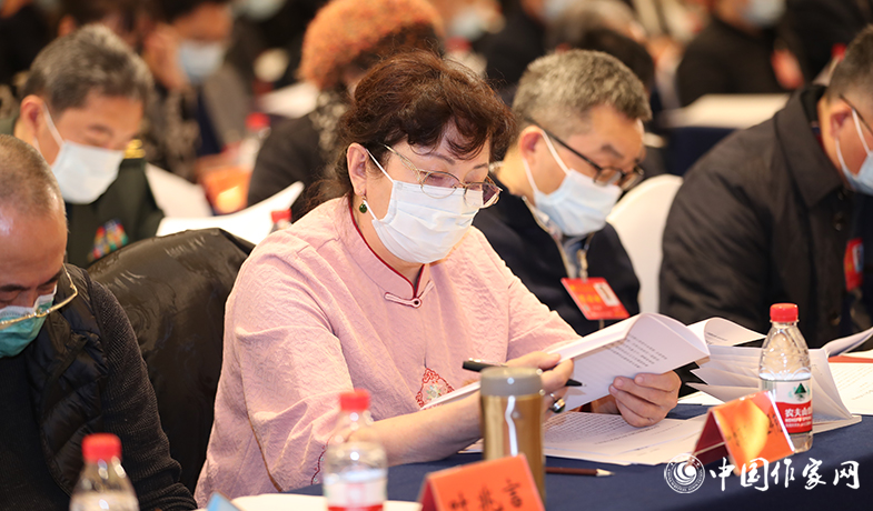 12月12日，中國(guó)作家協(xié)會(huì)第九屆全國(guó)委員會(huì)第六次全體會(huì)議在京舉行