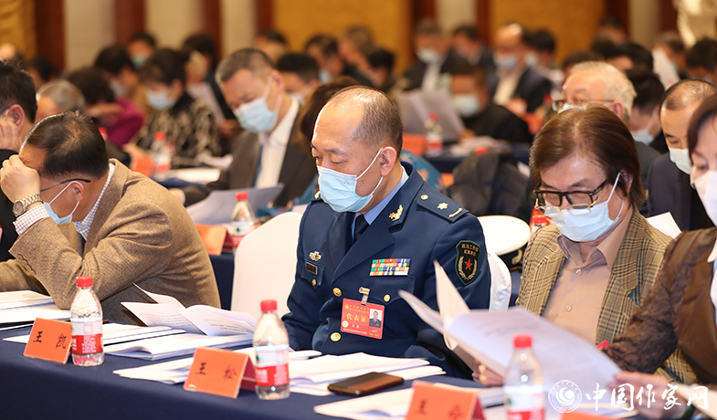 12月12日，中國(guó)作家協(xié)會(huì)第九屆全國(guó)委員會(huì)第六次全體會(huì)議在京舉行