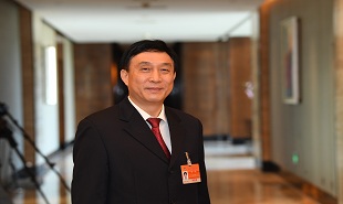 全國政協(xié)委員、江蘇省政協(xié)副主席、南京師范大學(xué)教授朱曉進(jìn)