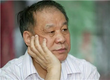 【劉心武】	孫　曙丨《劉心武小說的現(xiàn)實主義內(nèi)在轉(zhuǎn)換》；	汪靜茹丨《劉心武：尋找穩(wěn)定的“鐘擺”》。