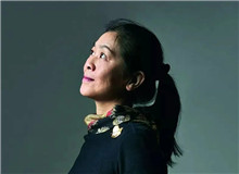 【遲子建】	張　莉丨《以有情的方式構(gòu)建美——關(guān)于遲子建的文學(xué)世界》；	邵　部丨《樺皮船漂進了博物館——再讀<額爾古納河右岸>》。