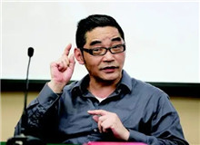 【蘇　童】	張光芒丨《<黃雀記>：作為性格悲劇的美學(xué)建構(gòu)》；	陳若谷丨《河水與招魂：從<河岸>到<黃雀記>》。