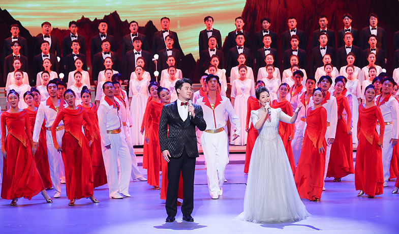 王麗達、張英席演唱歌曲《不忘初心》