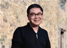 湖南文藝出版社：相信高峰就在前方　　惟楚有材，于斯為盛。成立于1985年的湖南文藝出版社，一直是南中國原創(chuàng)文學(xué)出版的重鎮(zhèn)。[詳細(xì)]