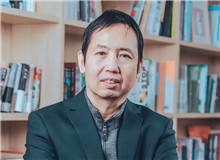 十月文藝出版社：要緊的是回到文學(xué)本身　　喬葉的《寶水》和張楚的《云落圖》，重燃了韓敬群對70后作家的創(chuàng)作信心。[詳細(xì)]