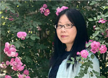 葉彌談孔燕妮：一個(gè)真正的女人是為愛(ài)而生的　　35歲這個(gè)年齡是屬于不上不下的，她既沒(méi)有那么年輕，但是又不是那么衰老。[詳細(xì)]