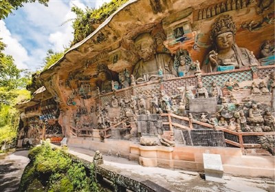 大足石刻寶頂山大佛灣局部。  　　羅國家攝