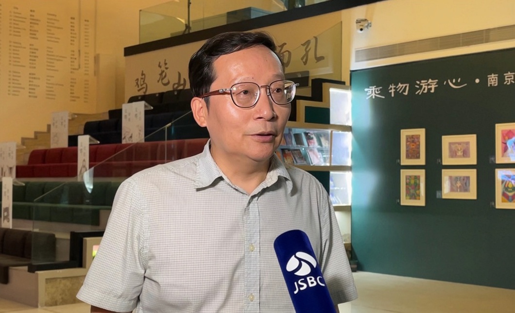 南京市文投集團(tuán)有限責(zé)任公司副總經(jīng)理、民建中央文化委員會(huì)委員、南京市文學(xué)之都促進(jìn)會(huì)秘書長(zhǎng)聞一武接受專訪