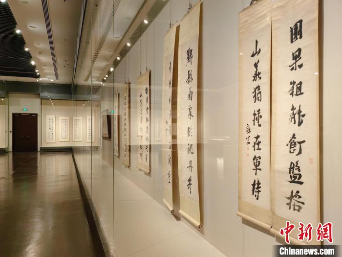 《歷史的星辰——近現(xiàn)代海派書法大展》在中華藝術(shù)宮(上海美術(shù)館)展出?！　≈腥A藝術(shù)宮 供圖