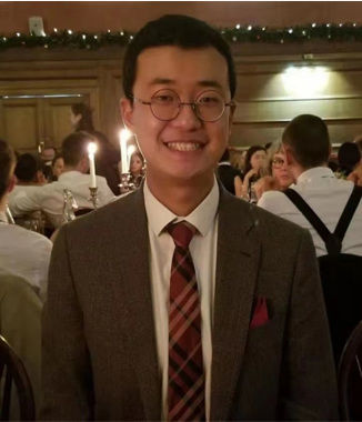 劉洋，南京大學(xué)英語(yǔ)系牛津大學(xué)英語(yǔ)系聯(lián)合培養(yǎng)博士，現(xiàn)任南京大學(xué)英語(yǔ)系助理研究員。主要研究方向?yàn)樵缙诂F(xiàn)代英國(guó)文學(xué)和現(xiàn)實(shí)主義文學(xué)。