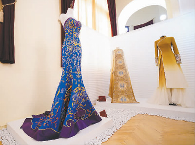 　“絲路綺粲——中國絲綢藝術(shù)展”現(xiàn)場。 　　中國絲綢博物館供圖