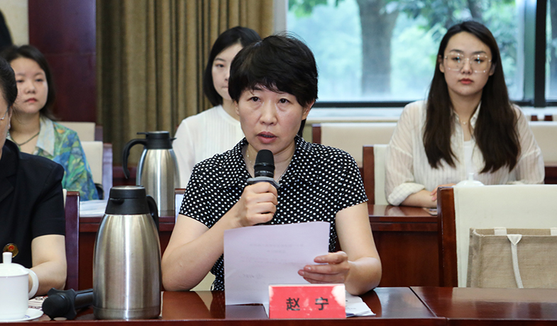 8月11日，總計票人向評委會報告選票情況