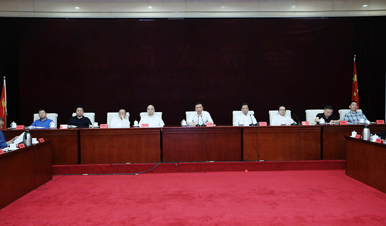 7月25日，第十一屆茅盾文學獎評獎委員會第一次全體會