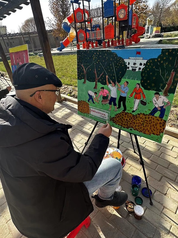 刀郎農民畫家在畫畫