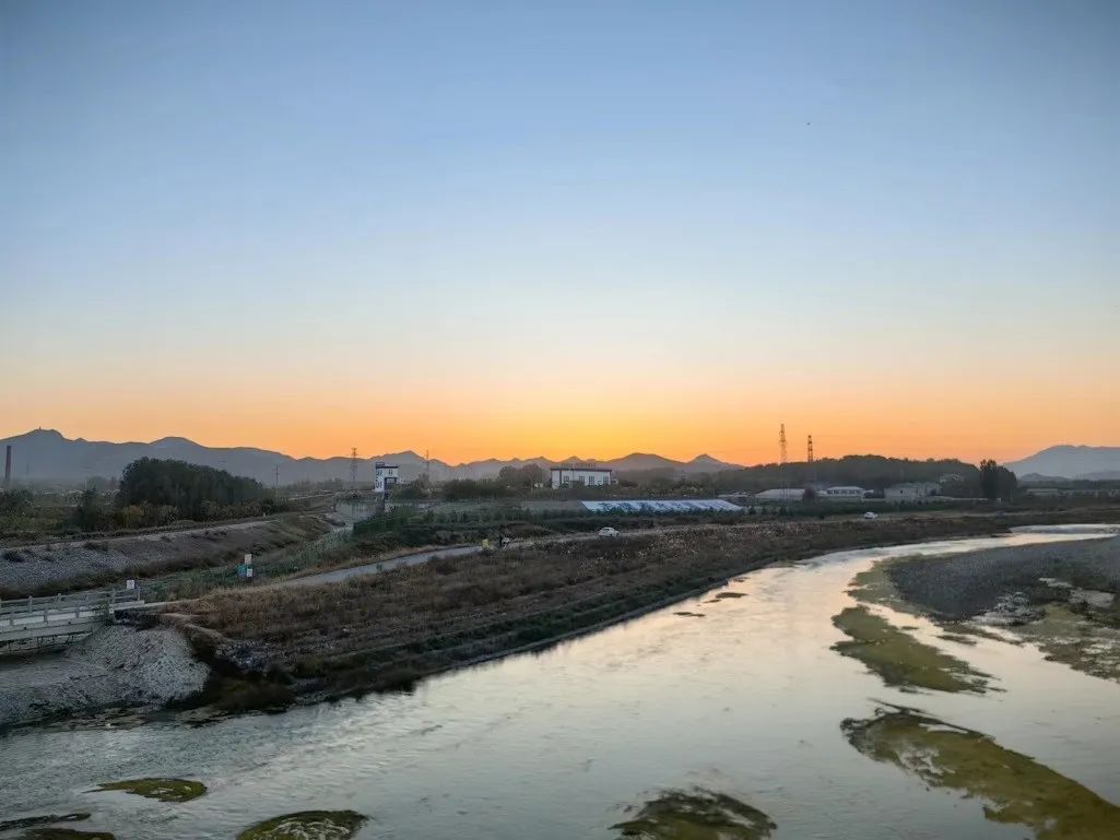 原創(chuàng)頻道工作會(huì)議舉辦間隙，我們來到易水邊