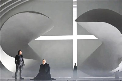 歌劇《羅密歐與朱麗葉》舞臺照。 　　國家大劇院供圖