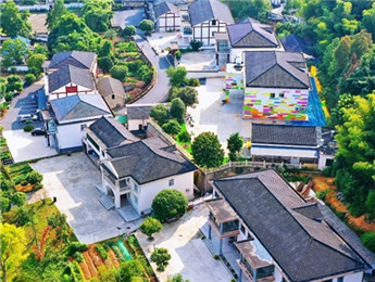 文學里的村莊丨文韻悠悠，清溪奔涌