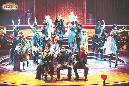 音樂劇《娜塔莎、皮埃爾和1812年的大彗星》改編自列夫·托爾斯泰《戰(zhàn)爭與和平》第二部第五章，2016年在百老匯首演，榮獲“托尼獎”。該劇2023年引進(jìn)國內(nèi)，由中方主導(dǎo)的制作班底進(jìn)行重新創(chuàng)排。