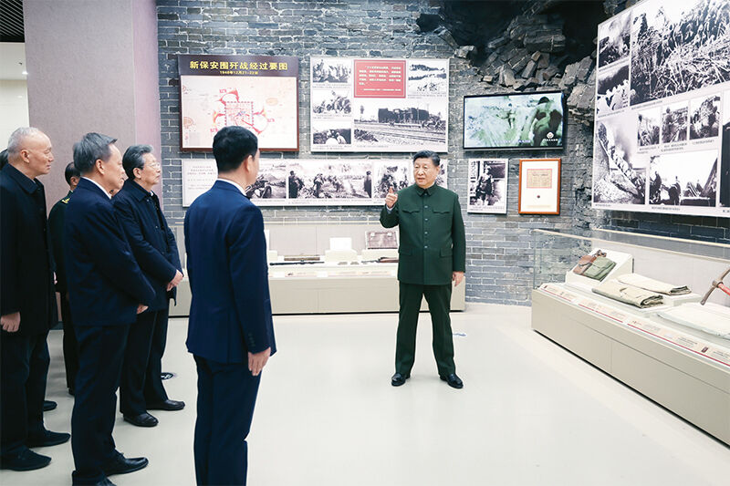 2024年2月1日至2日，中共中央總書(shū)記、國(guó)家主席、中央軍委主席習(xí)近平來(lái)到天津，看望慰問(wèn)基層干部群眾。這是2日上午，習(xí)近平在平津戰(zhàn)役紀(jì)念館考察。 新華社記者 鞠鵬/攝