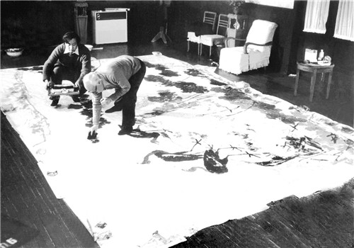 父親李苦禪83歲那年還在為國家義務作巨幅畫《盛夏圖》，我在父親身邊幫忙，天天聽他講課