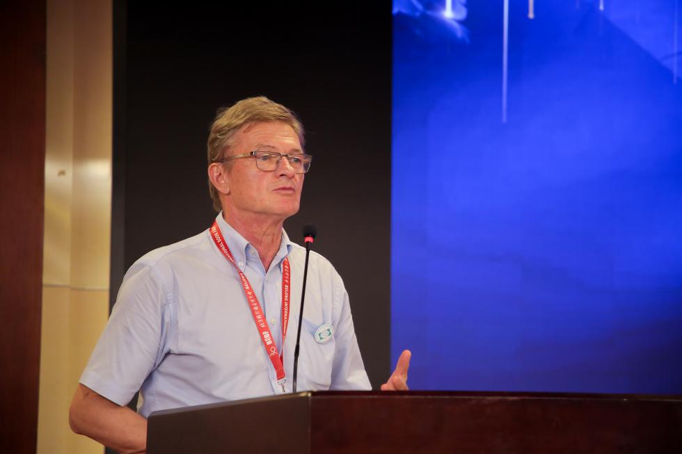 翻譯研究院院長(zhǎng)