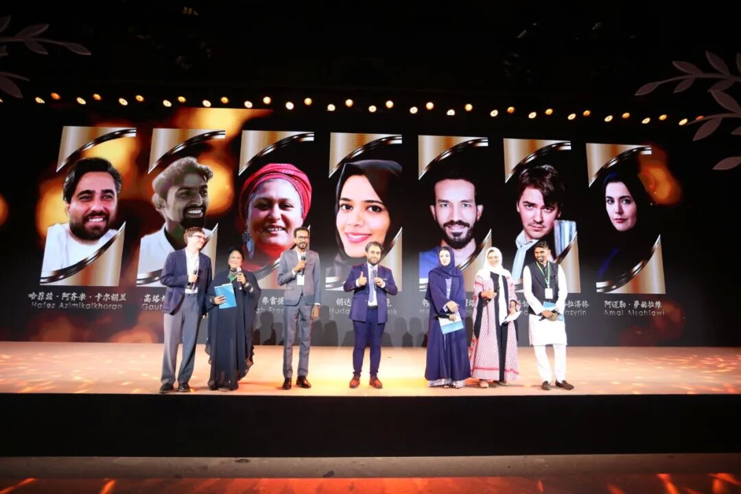 7位外國(guó)詩(shī)人朗誦各自的代表作品