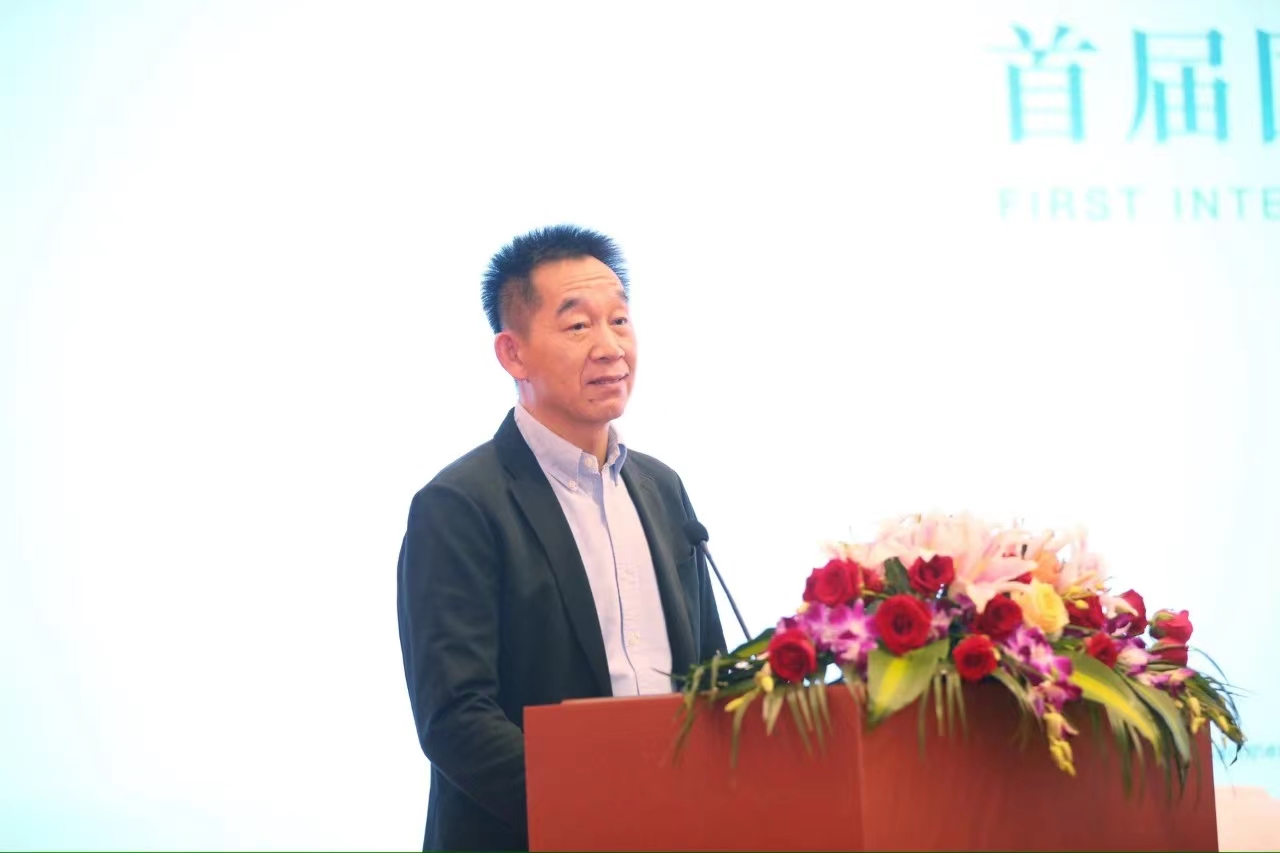 中國作協(xié)黨組成員、書記處書記、《人民文學》主編施戰(zhàn)軍致辭