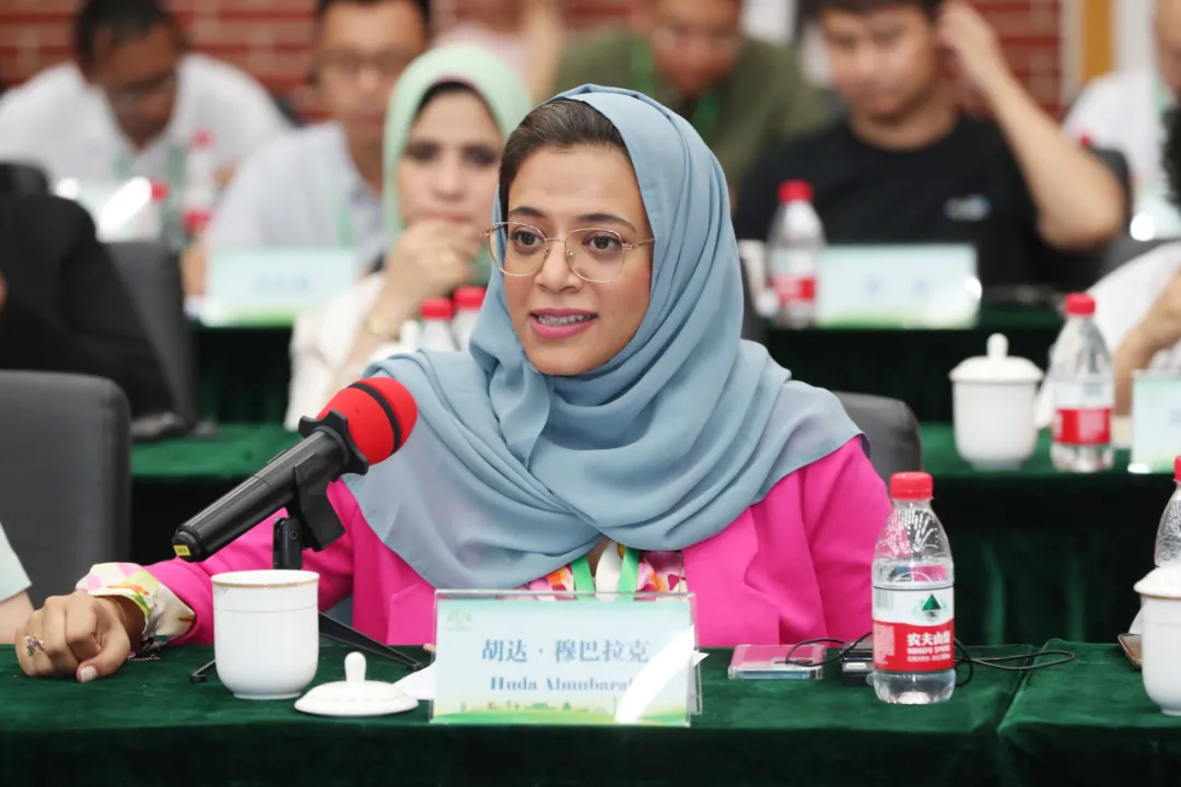 沙特詩人胡達·穆巴拉克