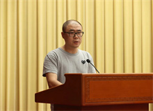 石一楓：文眼、文心、文采　　有了文眼、文心和文采，則會讓一個作家永遠(yuǎn)保持青年寫作的活力。祝年輕的朋友永遠(yuǎn)年輕，在文學(xué)攀登之路上的創(chuàng)新精神年輕……[詳細(xì)]