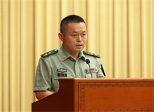 王昆：作家的青春捍衛(wèi)什么　　40天前的這個時刻，我正在西部邊境一個海拔5000米的前沿哨所，陪我前往邊境埡口的是一個年輕士兵……[詳細(xì)]